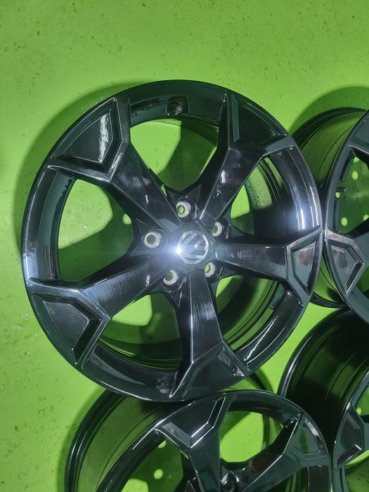 17 5x112  Vw Passat Tiguan Touran Caddy Golf лети джанти 5х112