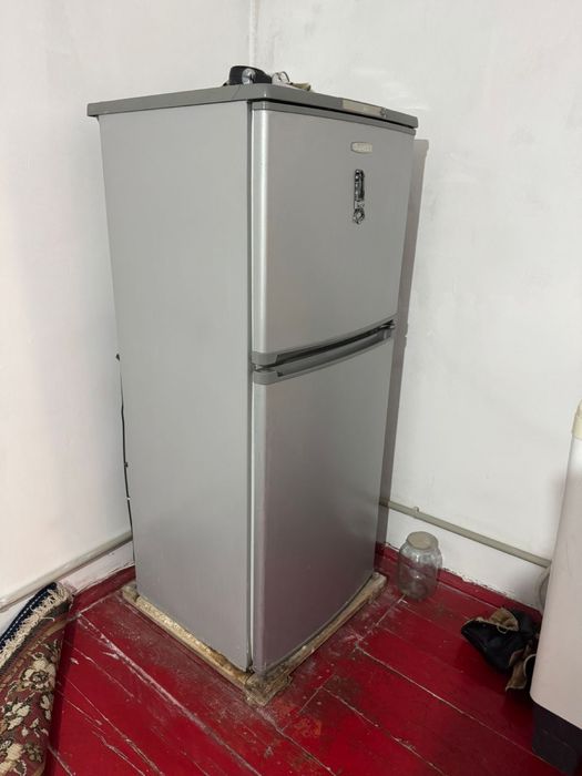 холодильник продам