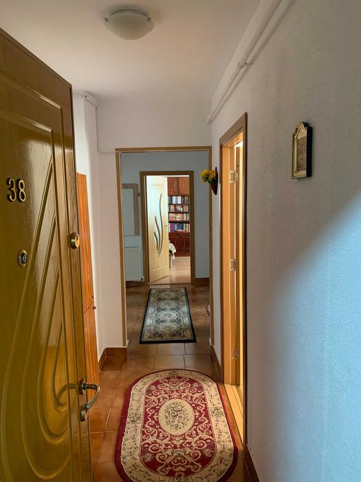 Apartament decomandat  de vânzare + boxă spațioasă, lângă școala Daniela Cuciuc