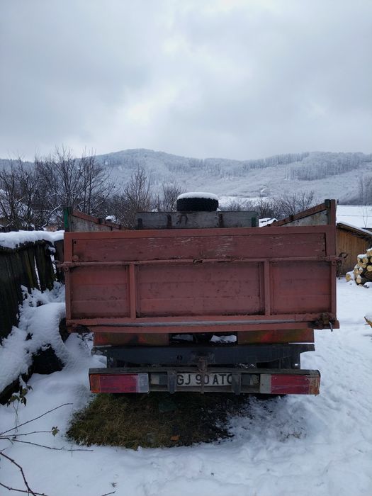 Vând ARO camionetă