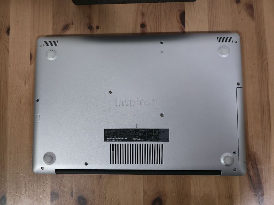 Dell Inspiron 3580 - i7, 16GB ram, 120GB ssd + 1TB had, Radeon 520 лап