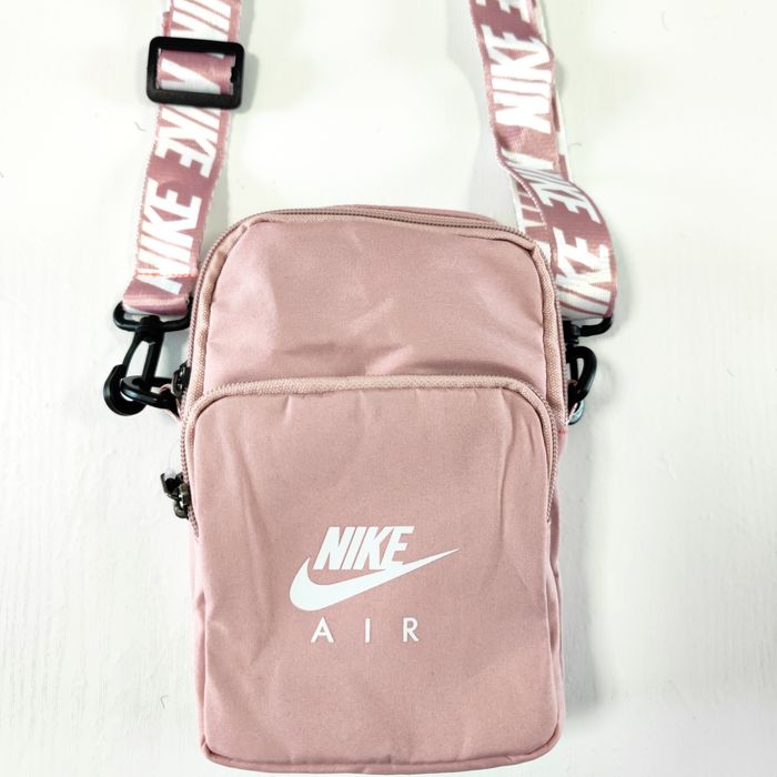 Чанта / Чантичка Найк (Nike)