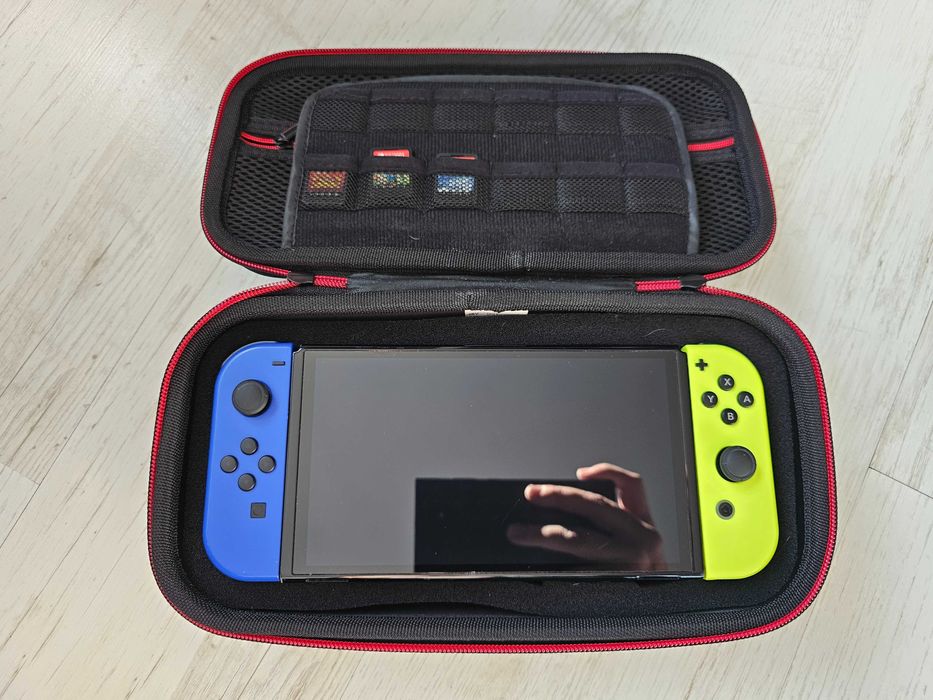 Nintendo Switch OLED + 3 игри