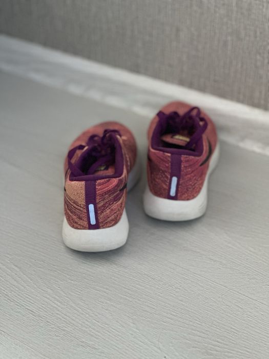 Дамски маратонки Nike