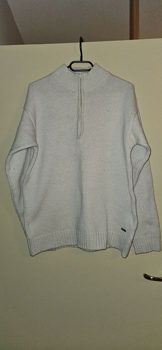Бежов пуловер, L размер