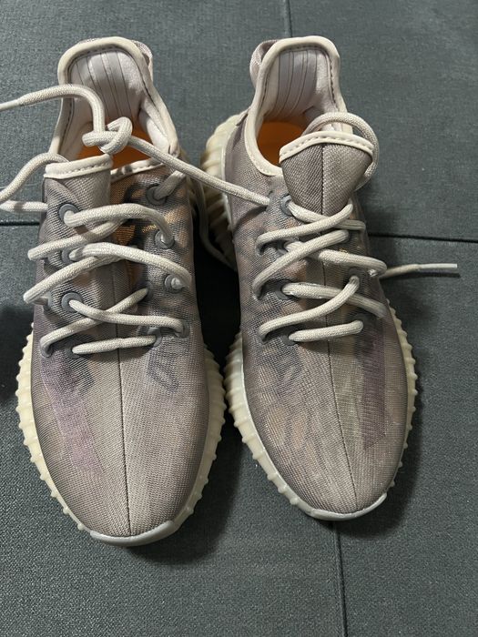 YEEZY boost 350 v2
