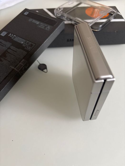 Samsung Galalaxy Z Flip7 FE
