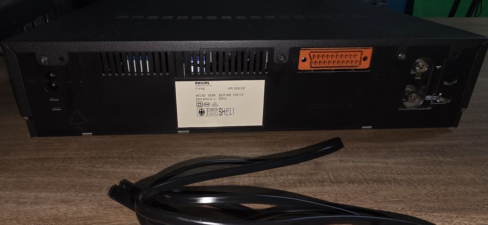 Videorecorder/ VCR Philips VR 332/02 defect