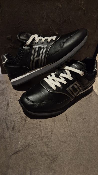 Adidasi Tommy Hilfinger