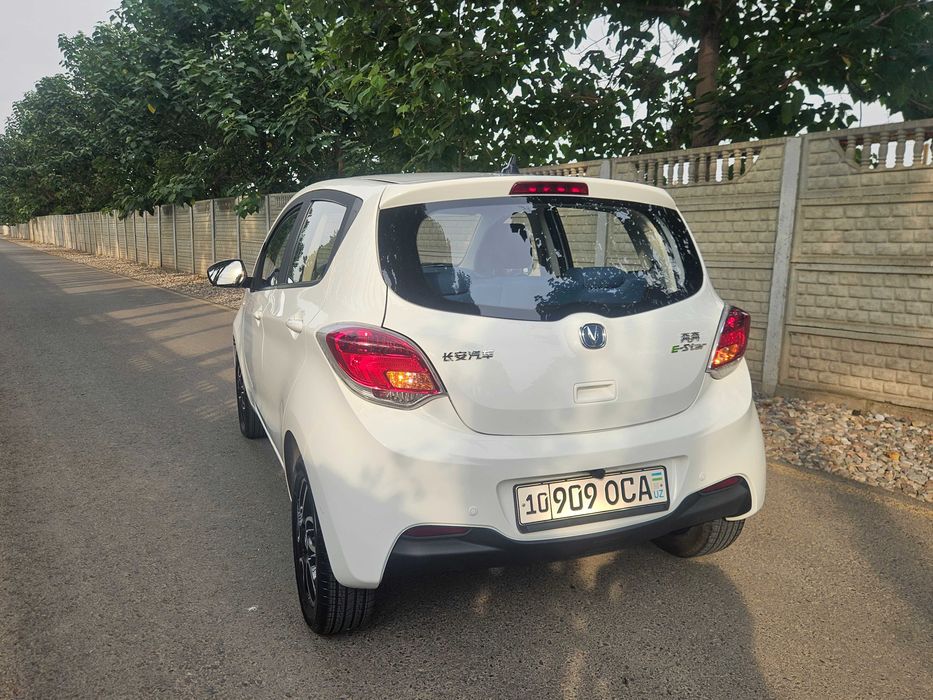 Changan BenBen E-Star 2023 в отличном состоянии
