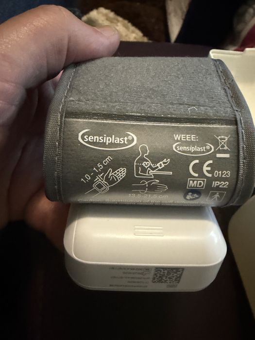 Sensiplast  tensiometru digital pt incheietura mainii.