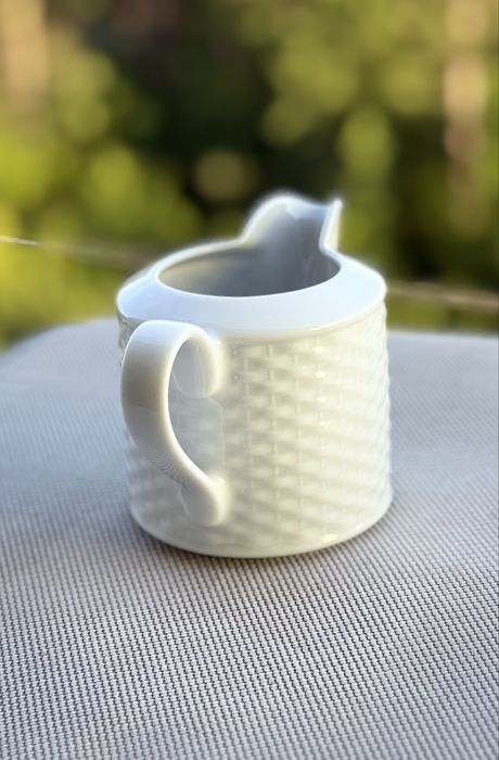 Превъзходна КАНИЧКА за мляко-БАВАРСКИ ПОРЦЕЛАН  Mitterteich- НОВА !!!