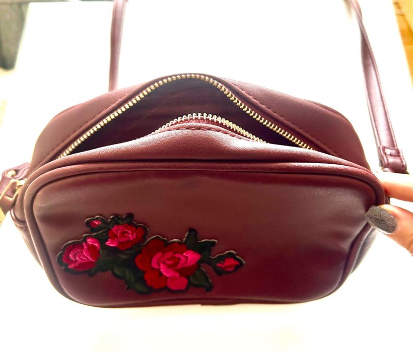 Нова Дамска чанта в цвят бордо