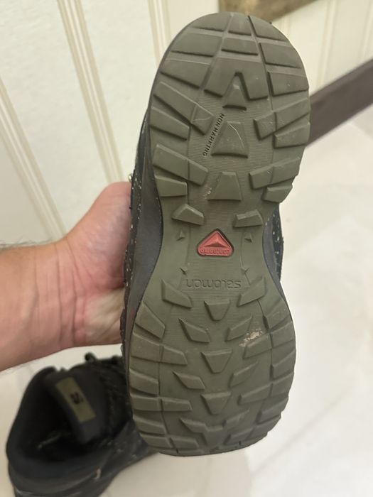 Продам десткую обувь Salomon