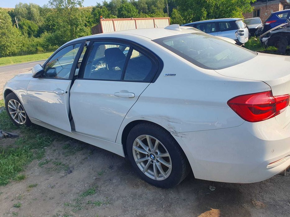 Dezmembrez BMW F30 330E SE AUTO 2.0 HYBRID 2016