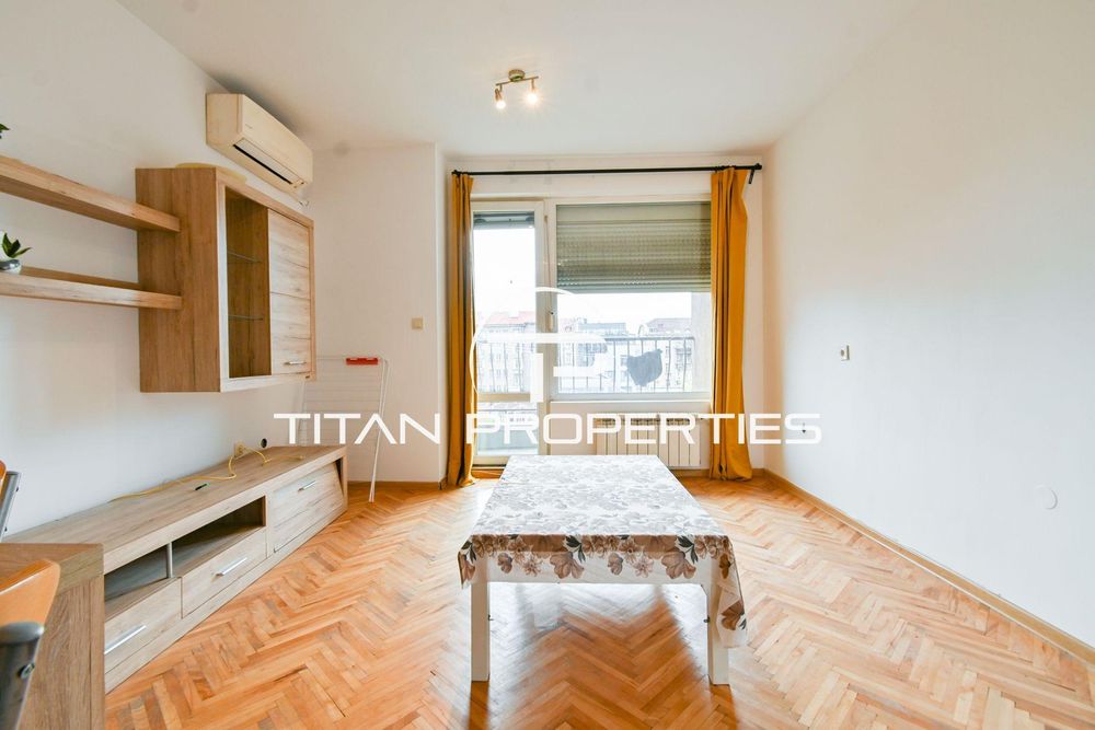 Дава се под наем Двустаен апартамент в София, Център - 65 кв.м за 614 € - Снимка #4