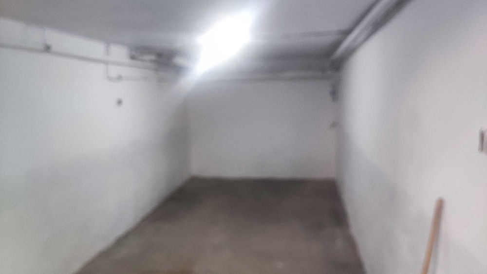 Inchiriez garaj zona Piata Traian