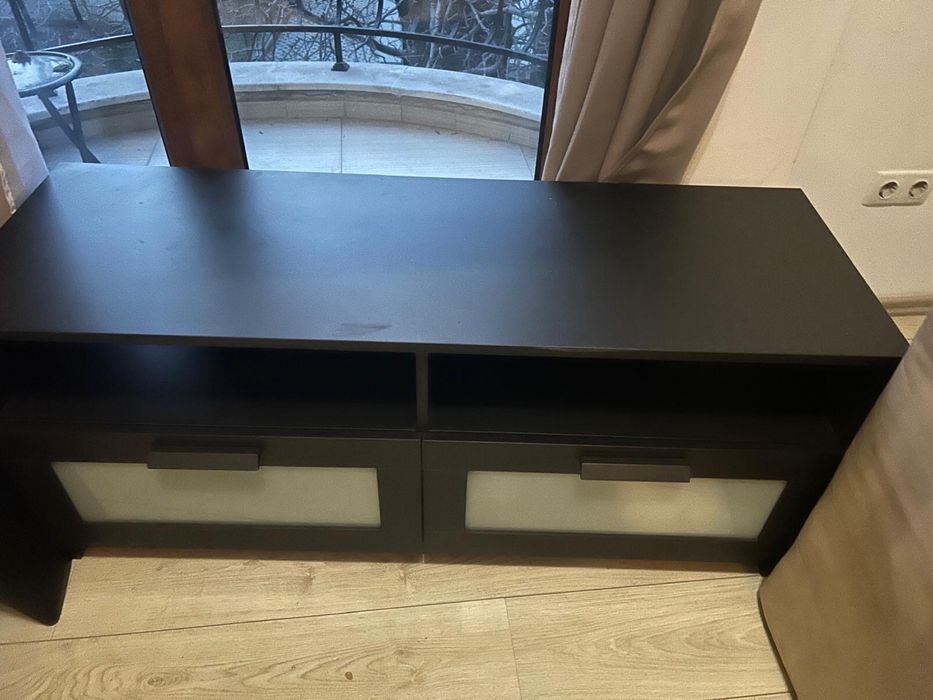 Комплект за обзавеждане спалня шкафчета скрин закачалка маса