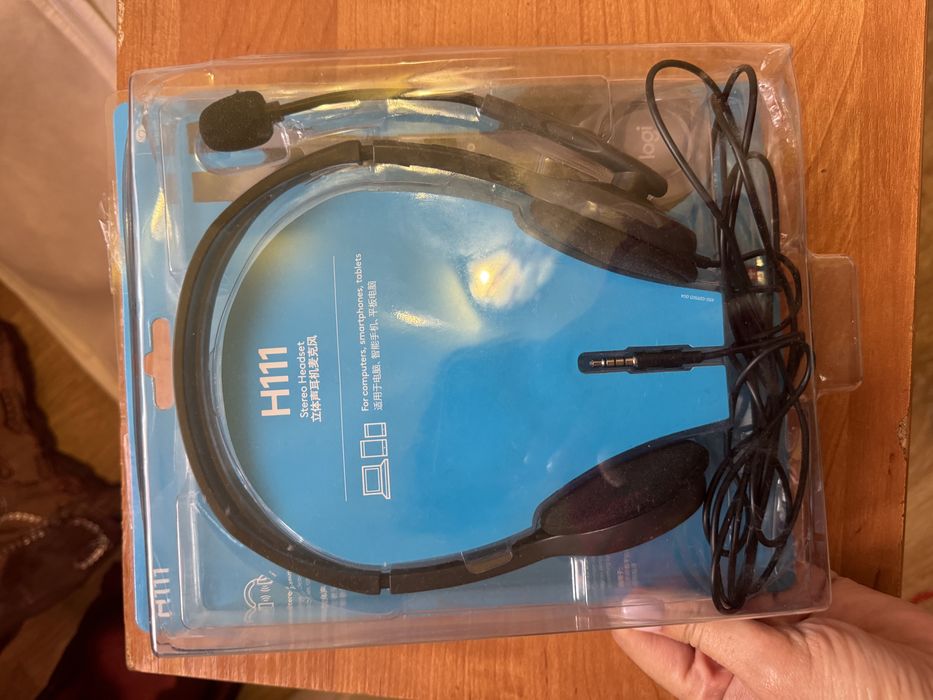 Продам новые наушники