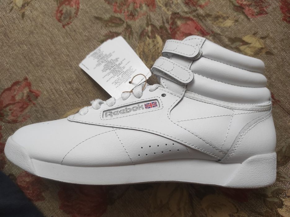 Reebok женские кроссовки 37.5