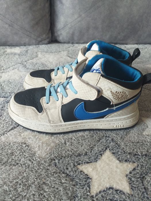 Продам джорданы универсал