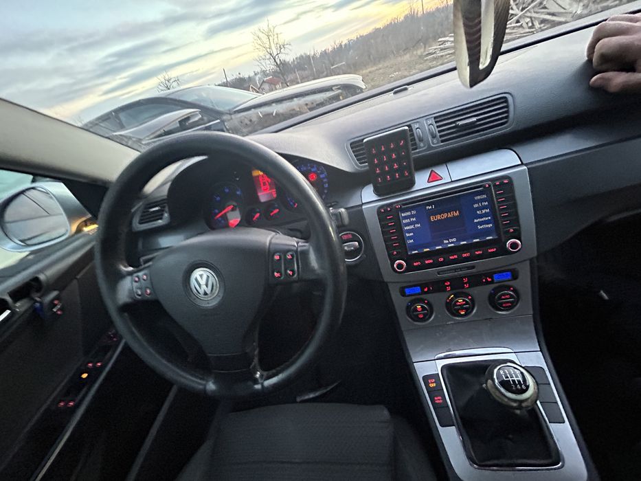 Plansa bord passat b6 2005-2011 . Navigatie interior