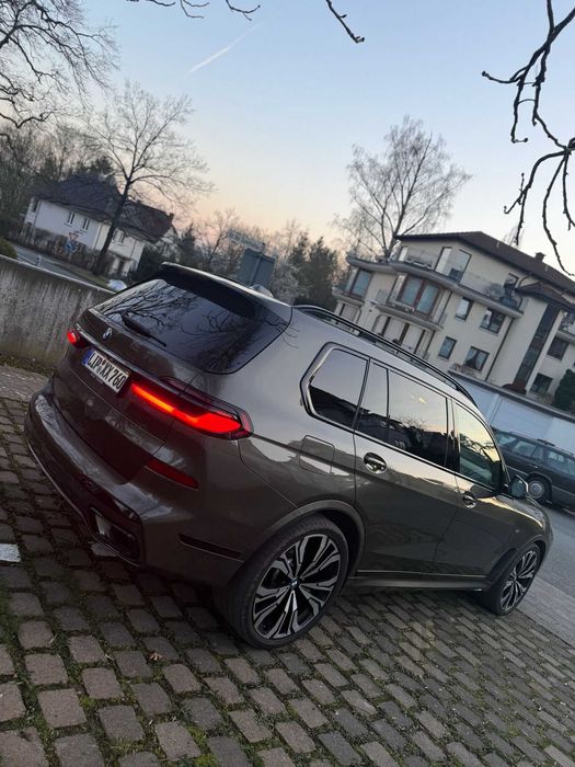 BMW X7 2025 — imagine 3