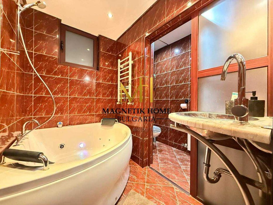 Автентичен ЧЕТИРИСТАЕН апартамент с ПАРНО в ж.к. Възраждане