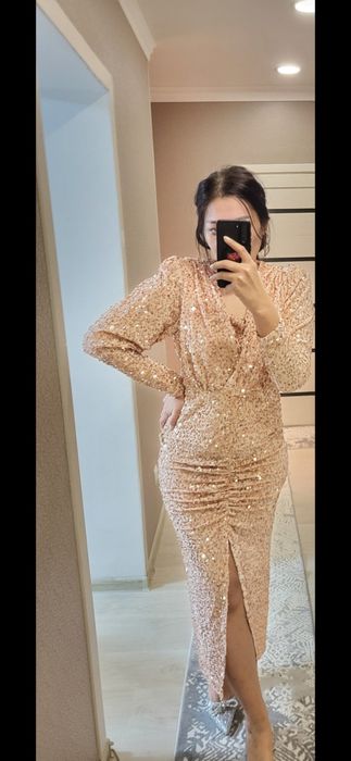 Продам платье. Сшито на заказ.