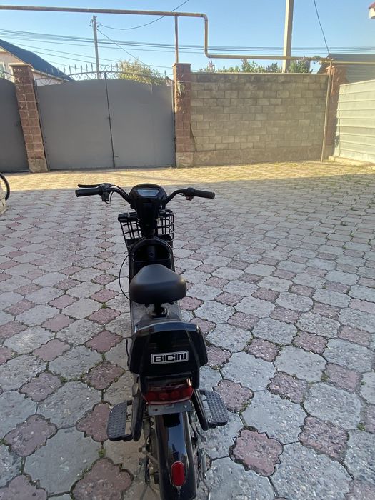 SK8 б/у-шный скутер