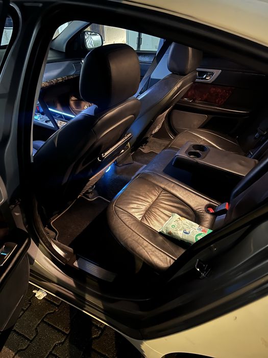 Jaguar XF Vand sau schimb