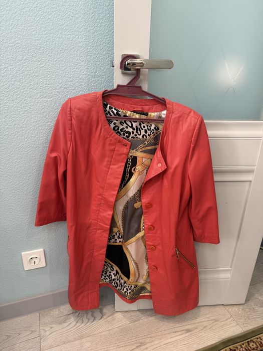 Женский кожаный плащ