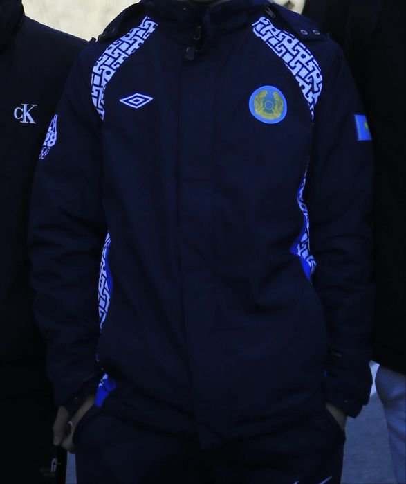 For Champion’s ветровка