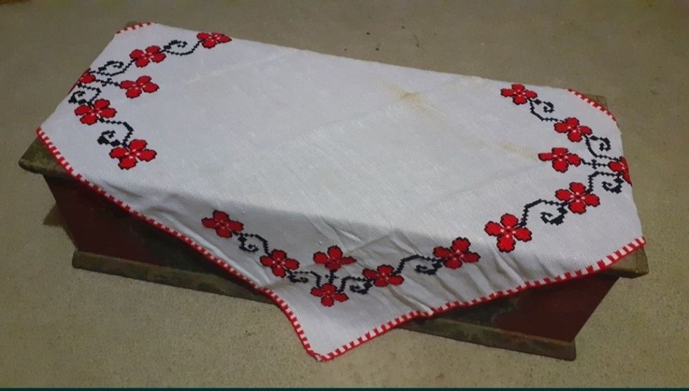 Fețe de masă vechi. Pentru Decor. 2 bucăți