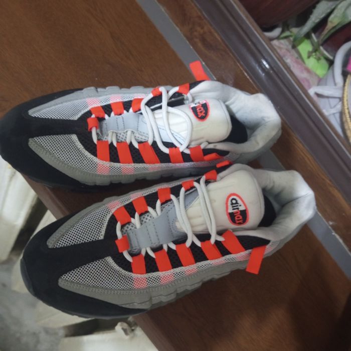 Продаются мужские кроссовки