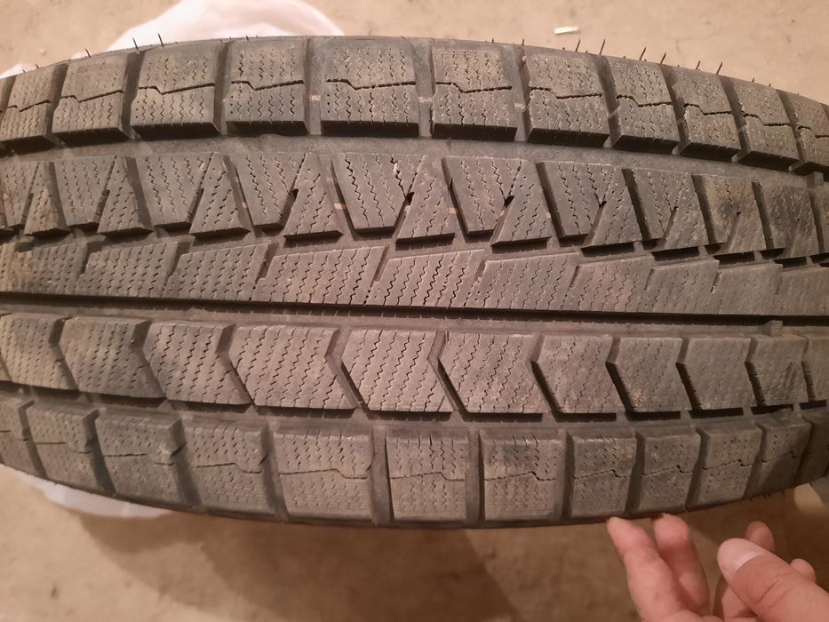 Автошины 235/65/18 комплект 4 шт