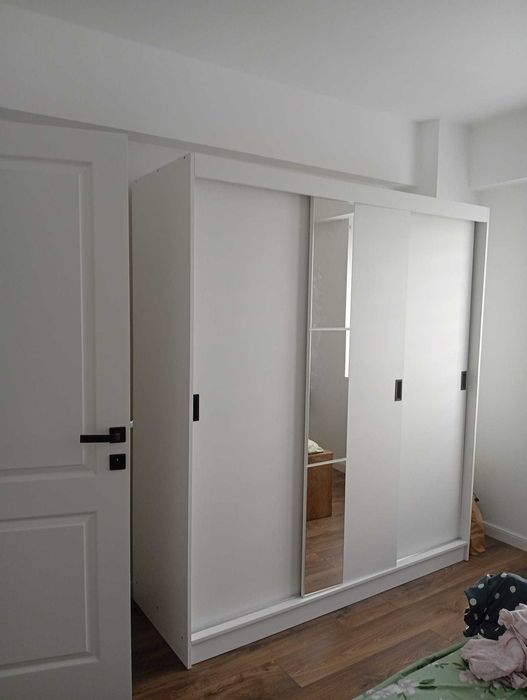 Inchiriez apartament