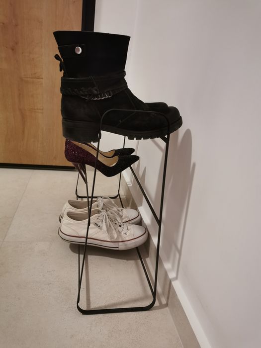 Метален стелаж за обувки черен