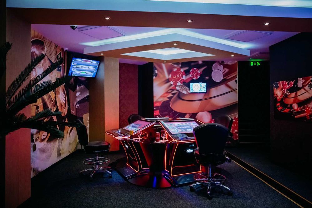 Дава се под наем Заведение в Враца, Център - 300 кв.м за 2500 € - Снимка #5