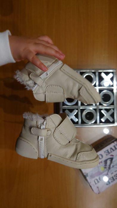 Продавам бебешки обувки Колев и Колев