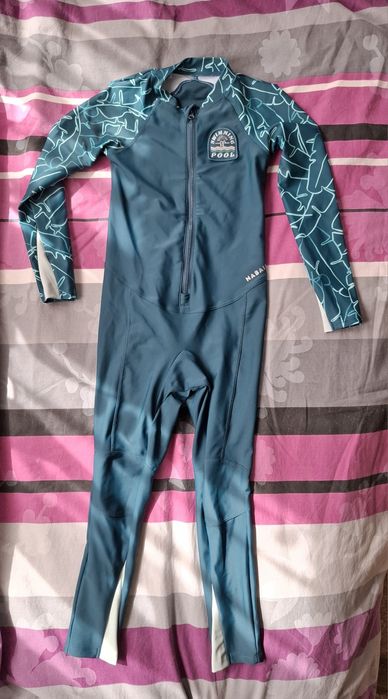 Чисто нов, цял бански с дълги ръкави и крачоли за 5-6-годишно дете