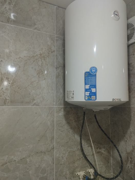 ЦДВА да   Ешлар марказини олдида кв ижарага Берилади 2 хона