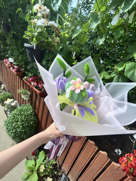 Buchet flori sara plusata ,handmade
