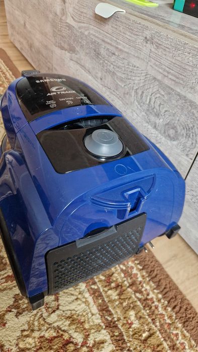 Продам пылесос//