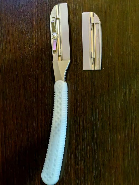 Feather Artist Club SR,stil Kamisori