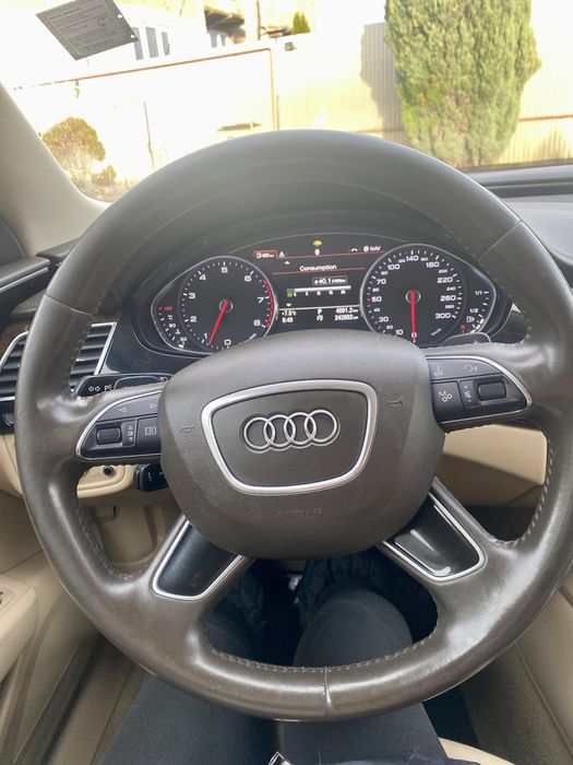Audi A8 Benzină • 310 CP • Full • Suspensie pneumatică