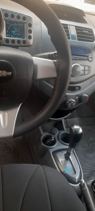 продается спарк хорошая машина для езды по городу