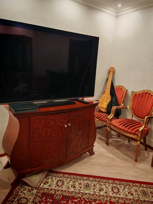 Телевизор с плоским экраном