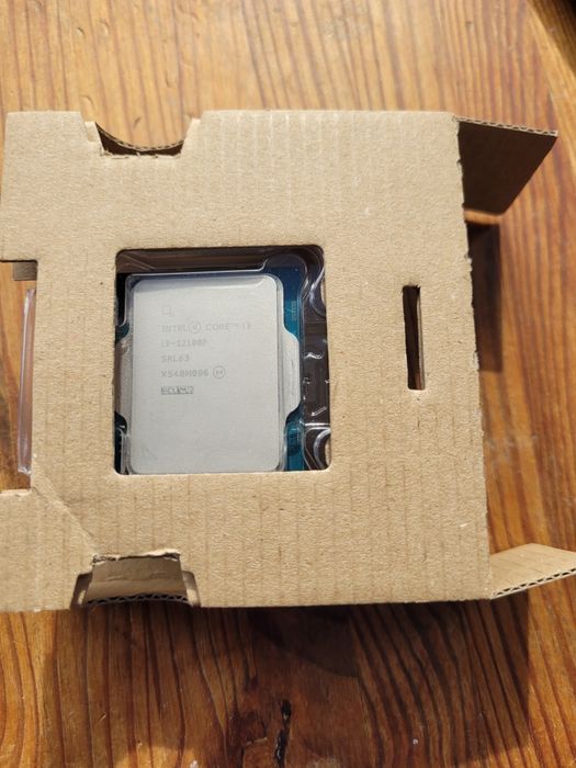 Procesor intel i3 12100F , cooler stock inclus