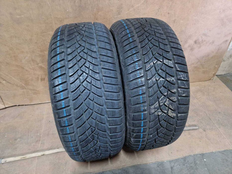 2 Goodyear R17 235/50
зимни гуми
DOT4319